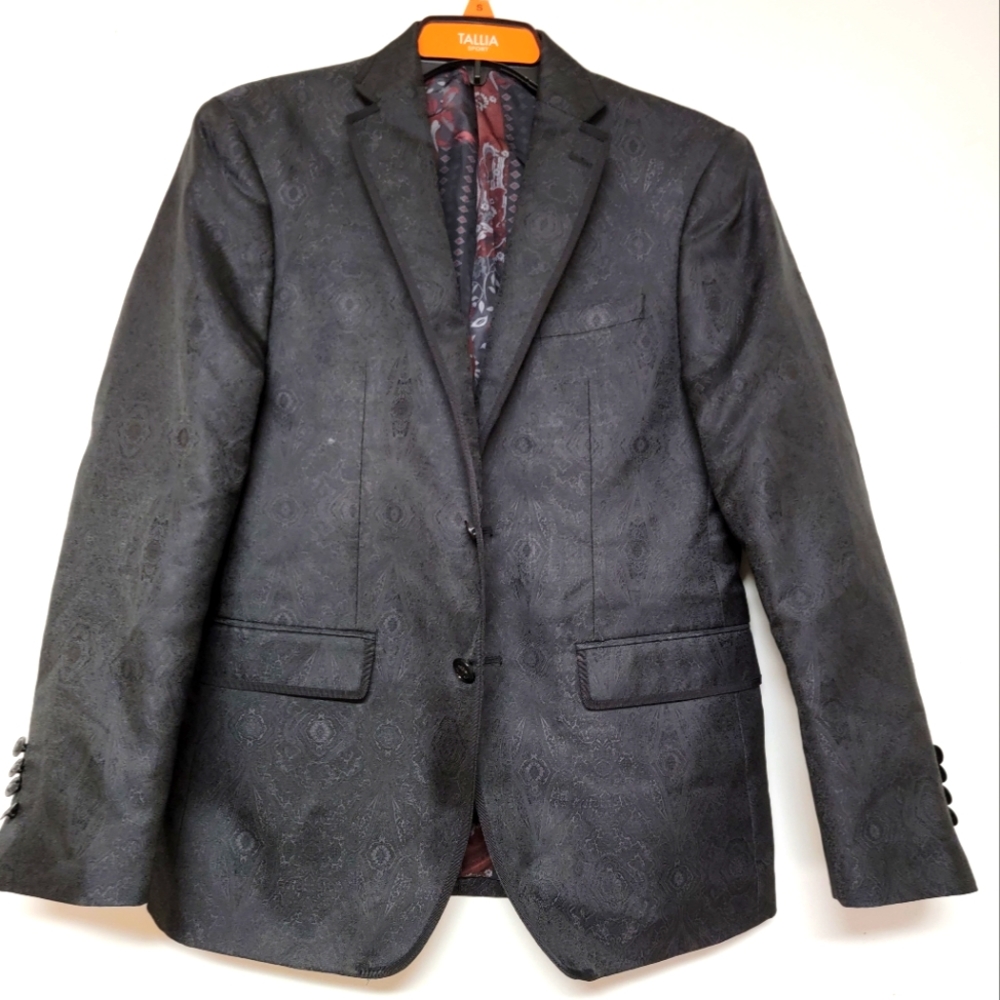 Talia suit
